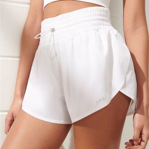 YPB motionTEK Ultra High Rise Lined Flyaway Short NWT white running Abercrombie